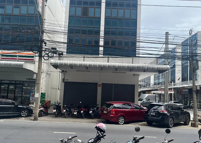 Donmueang Station Hostel
