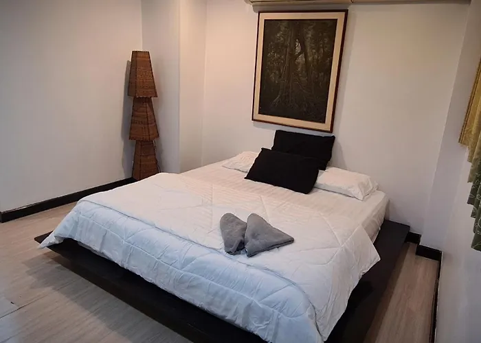 Donmueang Station Hostel