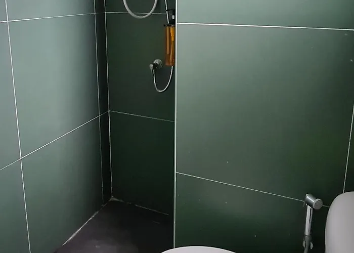 Donmueang Station Hostel *
