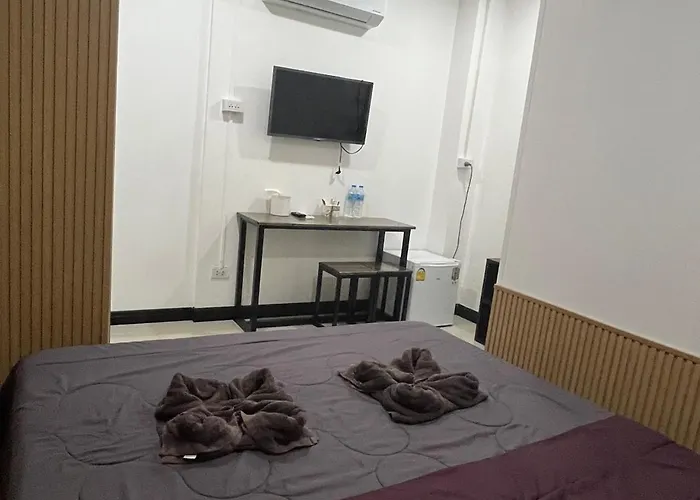 Donmueang Station Hostel