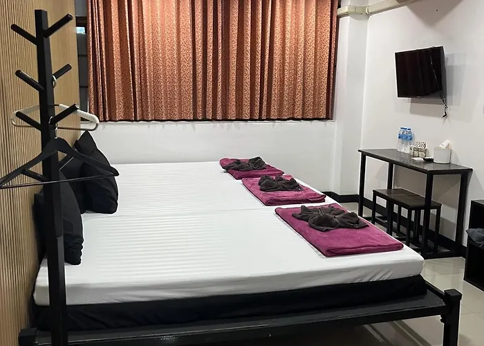 Donmueang Station Hostel