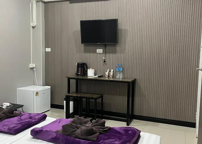 Donmueang Station Hostel *